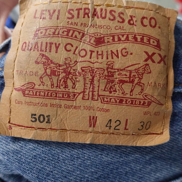 VINTAGE LEVI'S 501 BUTTON FLY DENIM BLUE JEANS MENS 42X30 (40X29) - Picture 8 of 11